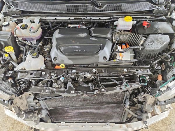 2024 CHRYSLER PACIFICA Select — Engine bay