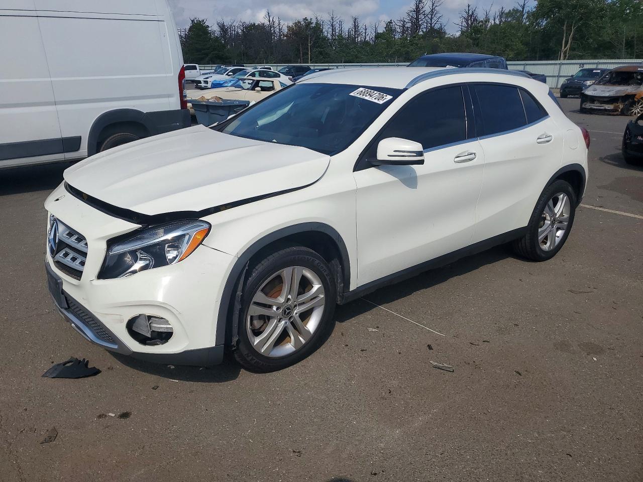 2018 MERCEDES-BENZ GLA — Front 3/4