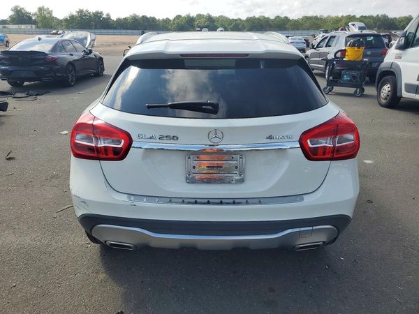 2018 MERCEDES-BENZ GLA — DIRR