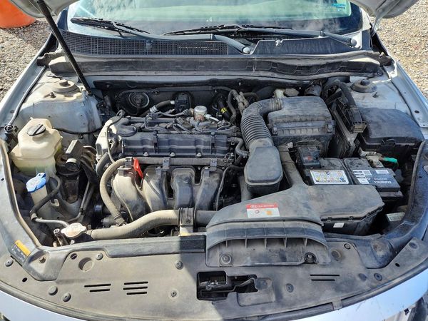 2014 KIA OPTIMA 2.4 LX STD/Conv — Engine bay
