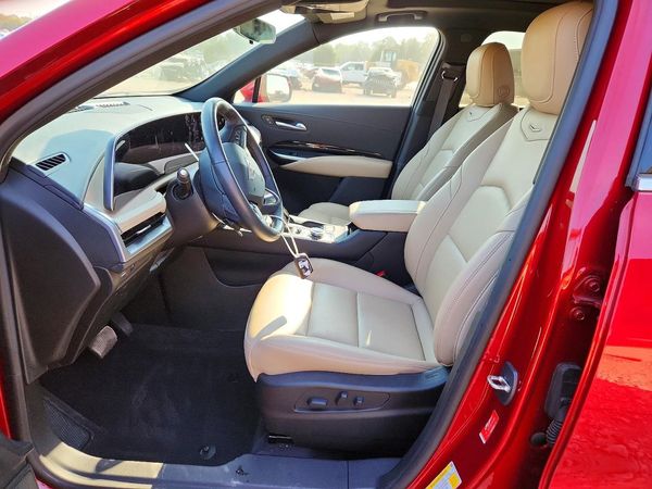 2024 CADILLAC XT4 — DENT