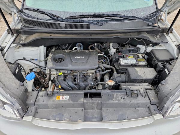 2018 KIA SOUL — Engine bay