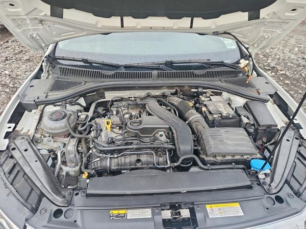 2024 VOLKSWAGEN JETTA SE, SE (AQ301 Trans) — Engine bay