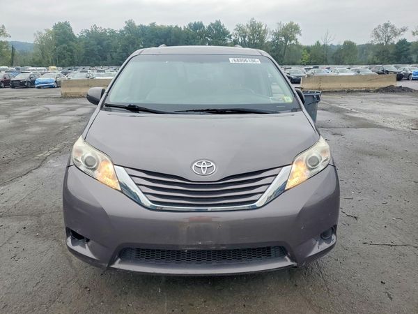 2017 TOYOTA SIENNA LE Mobility/LE — DIRF