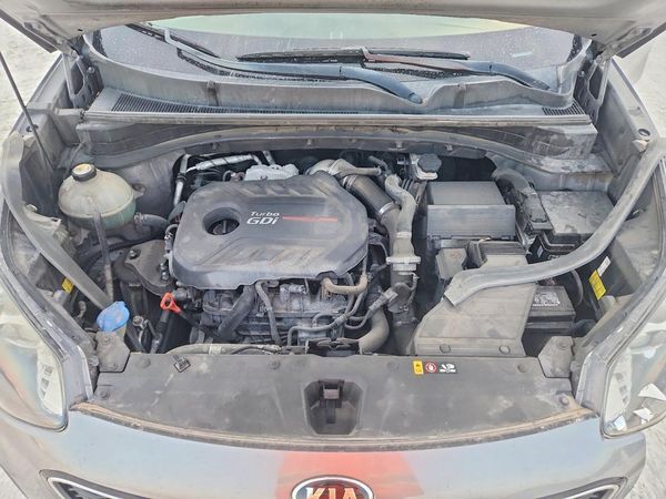 2017 KIA SPORTAGE SX Turbo — Engine bay