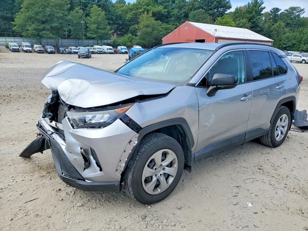 2019 TOYOTA RAV4 — Front 3/4