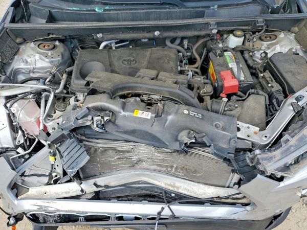 2019 TOYOTA RAV4 — Engine bay