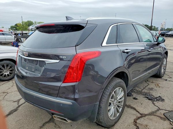 2017 CADILLAC XT5 Luxury