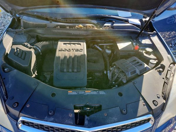 2012 CHEVROLET EQUINOX 1LT — Engine bay