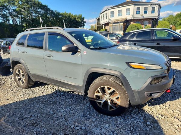 2014 JEEP CHEROKEE Trailhawk — Passenger 3/4