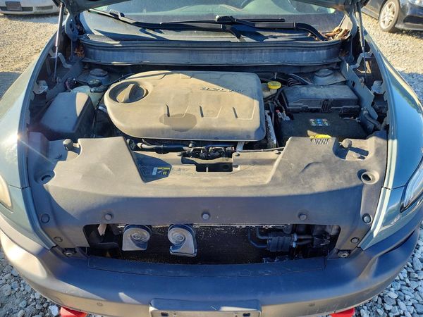 2014 JEEP CHEROKEE Trailhawk — Engine bay