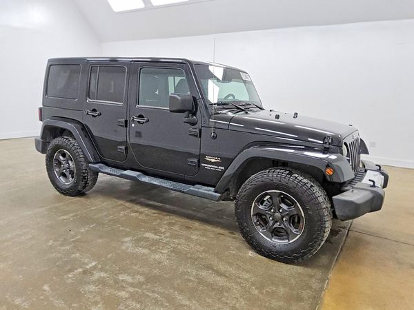 2013 JEEP WRANGLER Sahara — Passenger 3/4