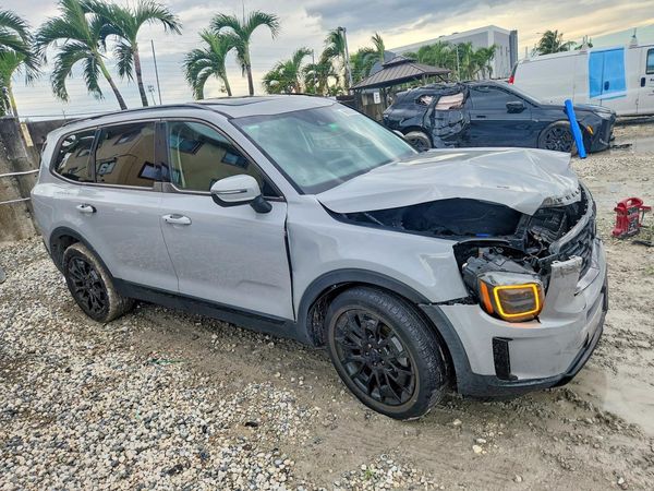 2021 KIA TELLURIDE — Passenger 3/4