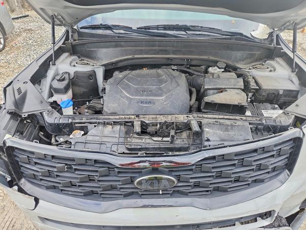 2021 KIA TELLURIDE — Engine bay