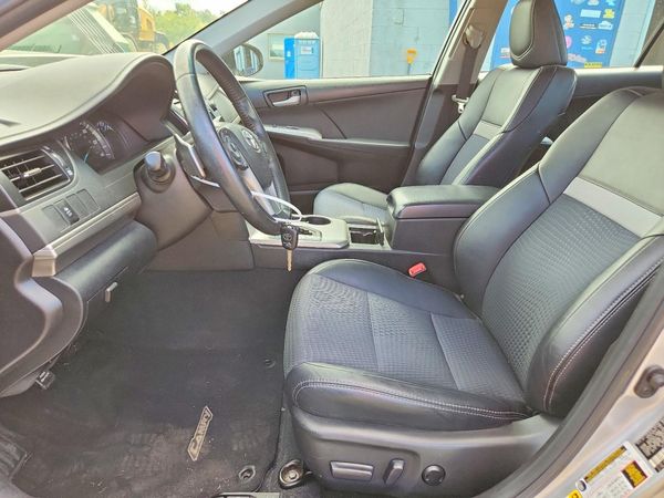 2014 TOYOTA CAMRY — DENT