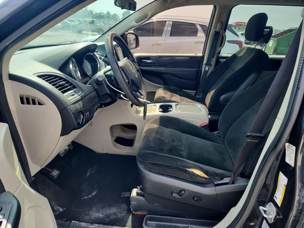 2016 DODGE GRAND CARAVAN — DENT