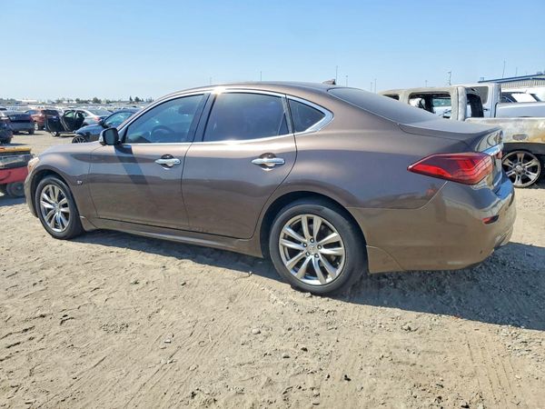 2016 INFINITI Q70 — DSRA