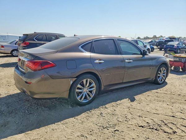 2016 INFINITI Q70 — PSRA