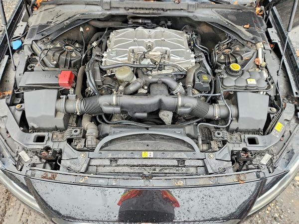 2017 JAGUAR XF R-Sport — Engine bay