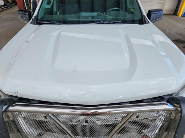 2022 CHEVROLET SILVERADO Custom — Engine bay