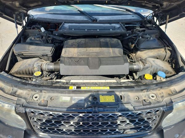 2012 LAND ROVER RANGEROVER HSE LUX