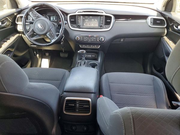 2017 KIA SORENTO L, LX