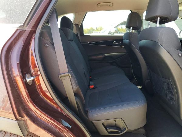 2017 KIA SORENTO L, LX