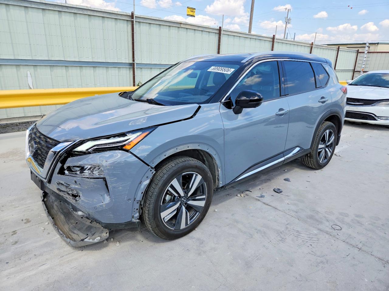2023 NISSAN ROGUE PLATINUM — Front 3/4