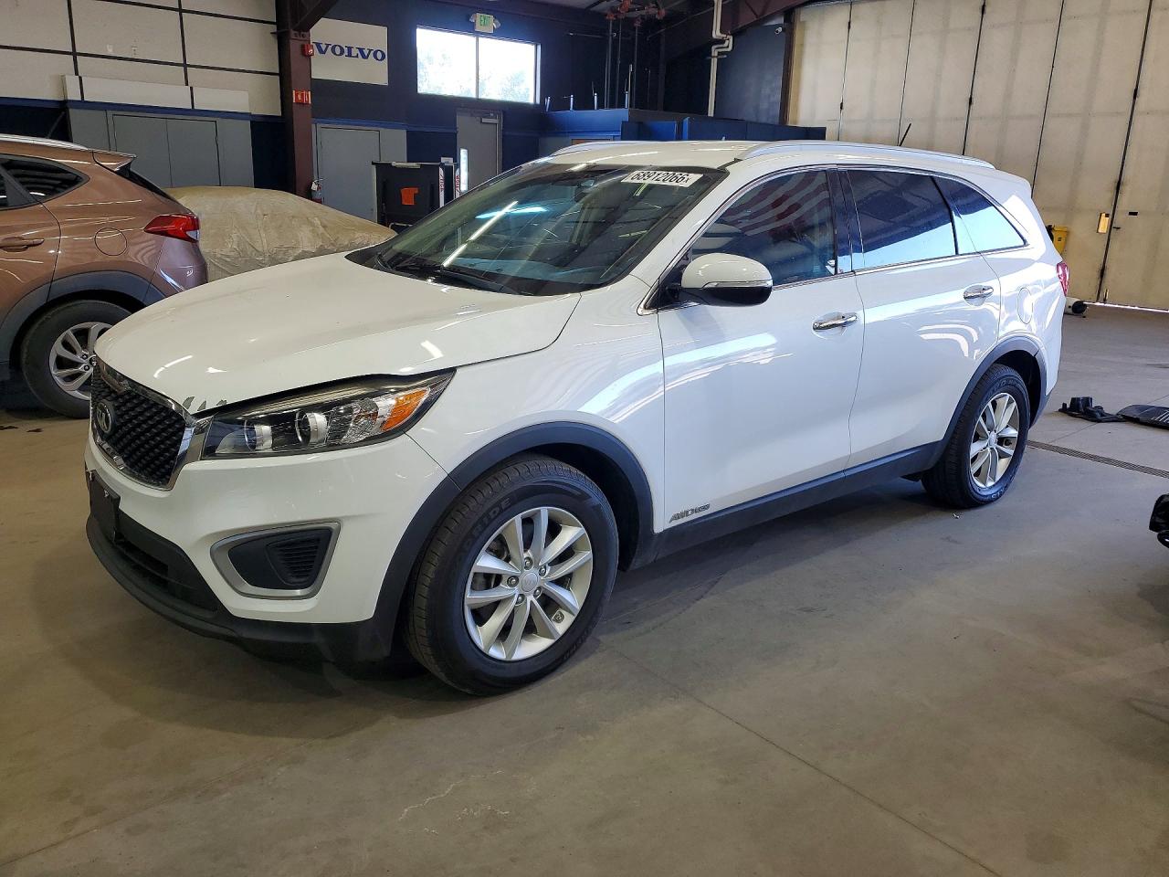 2016 KIA SORENTO L / LX