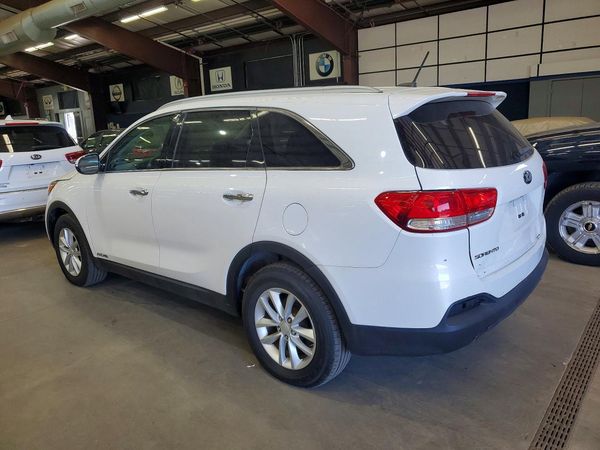 2016 KIA SORENTO L / LX