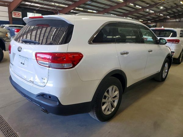2016 KIA SORENTO L / LX