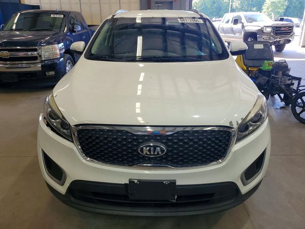2016 KIA SORENTO L / LX