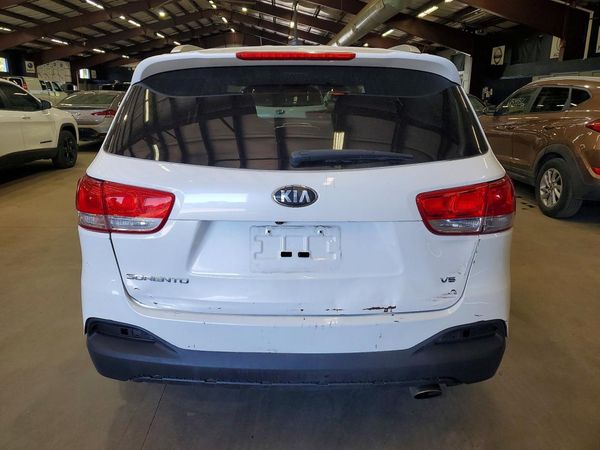 2016 KIA SORENTO L / LX