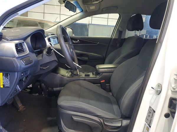 2016 KIA SORENTO L / LX