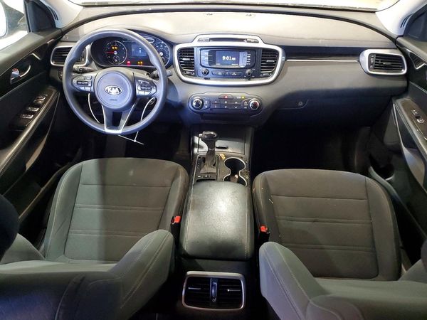 2016 KIA SORENTO L / LX