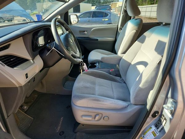 2015 TOYOTA SIENNA