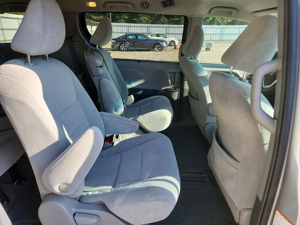 2015 TOYOTA SIENNA