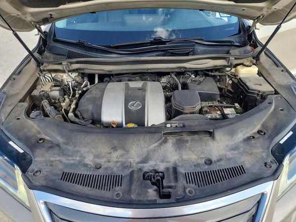 2017 LEXUS RX 350 — Engine bay