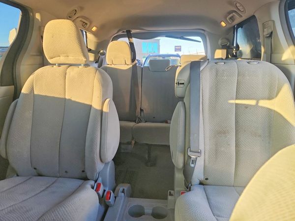 2013 TOYOTA SIENNA — SUVN