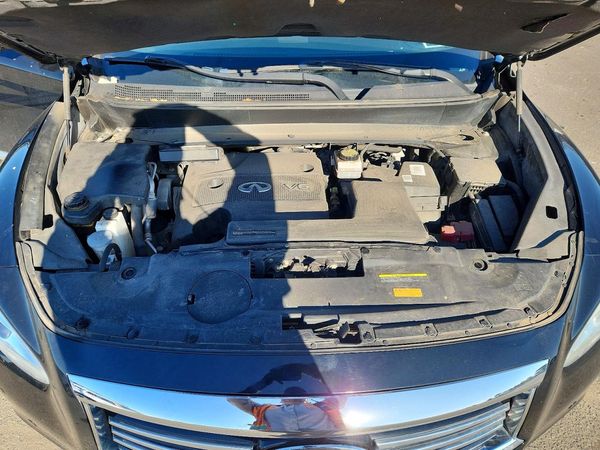 2015 INFINITI QX60 — Engine bay