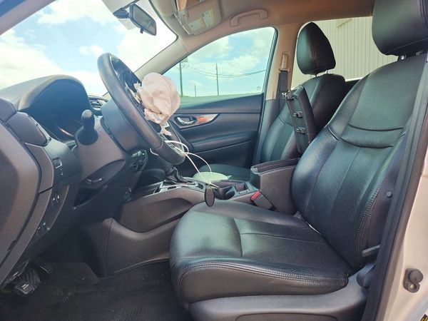 2018 NISSAN ROGUE — DENT