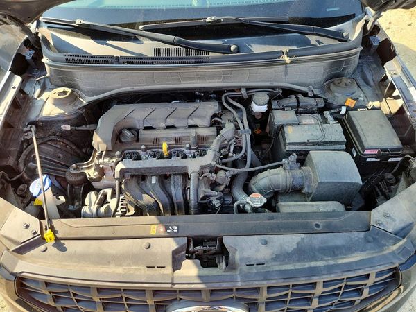 2020 HYUNDAI VENUE SE — Engine bay
