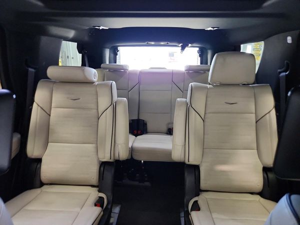 2023 CADILLAC ESCALADE Sport — SUVN