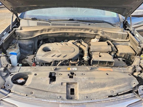 2018 HYUNDAI SANTA FE — Engine bay