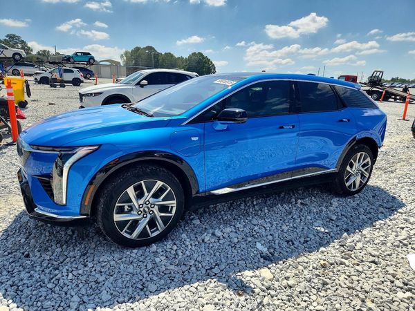 2026 CADILLAC OPTIQ — Front 3/4