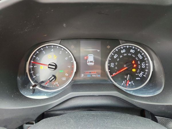 2021 TOYOTA RAV4 XLE