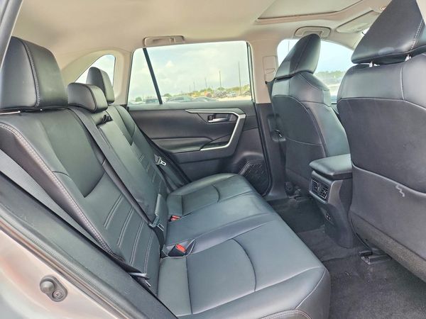 2019 TOYOTA RAV4 XLE Premium