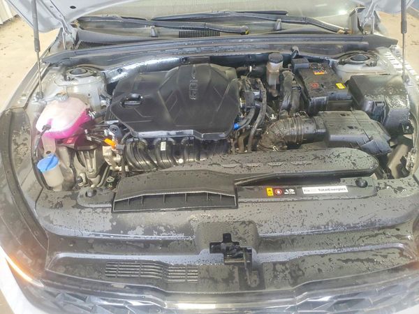 2026 KIA K5 GT-Line — Engine bay