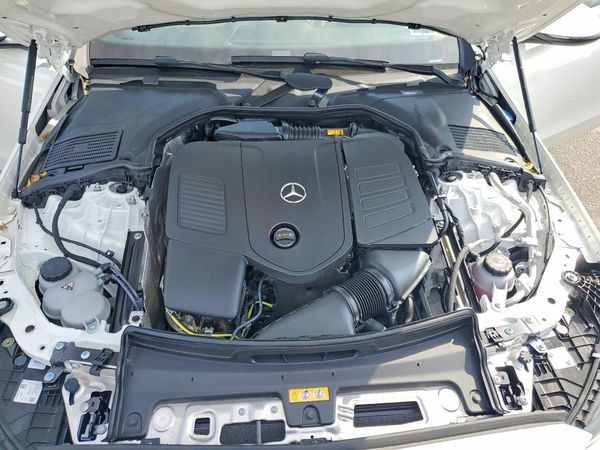 2026 MERCEDES-BENZ C — Engine bay