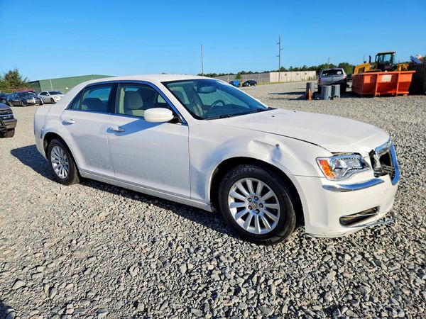 2012 CHRYSLER 300 Base/Limited — Passenger 3/4